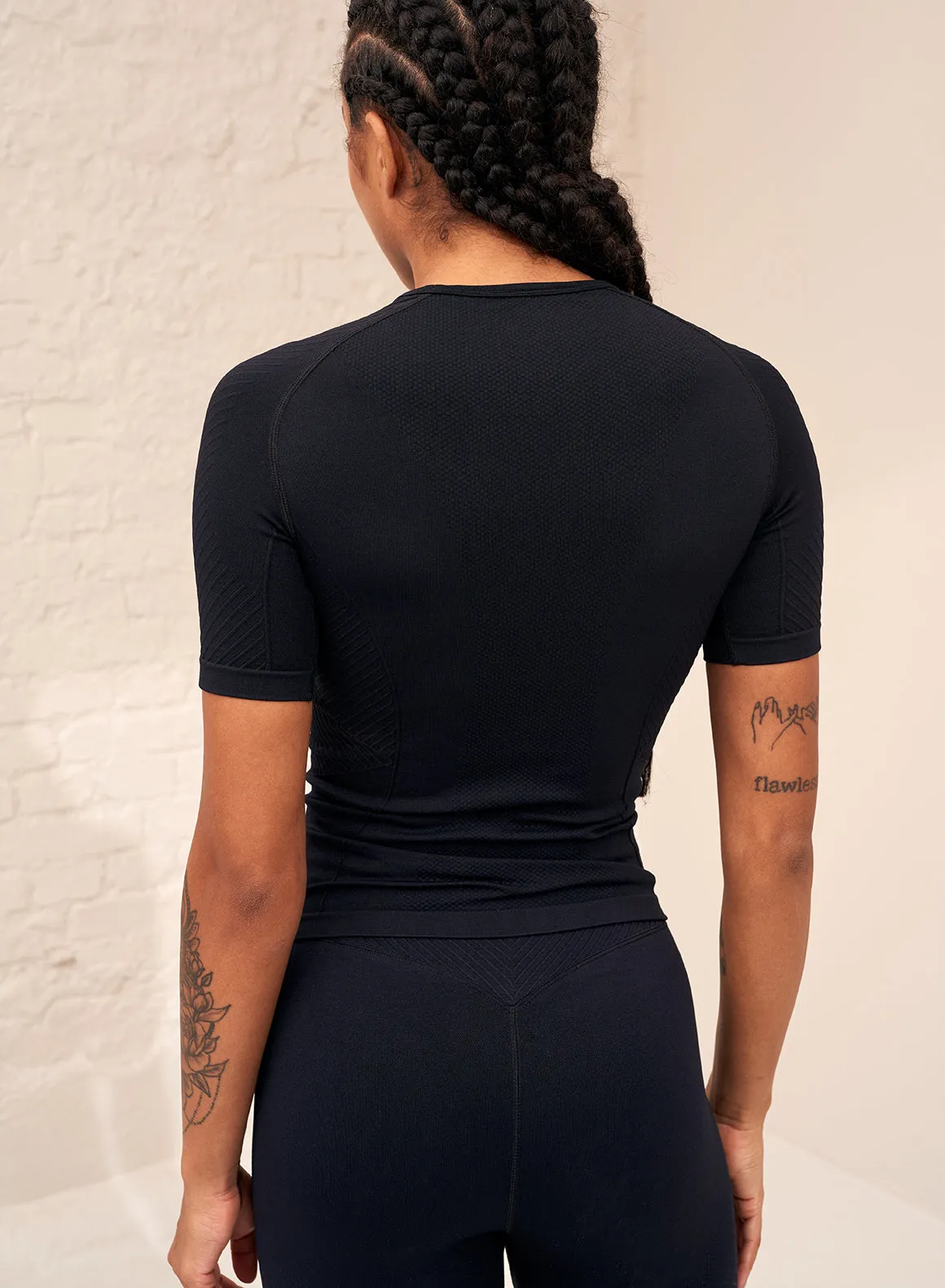 Black Motion Seamless Short Sleeve