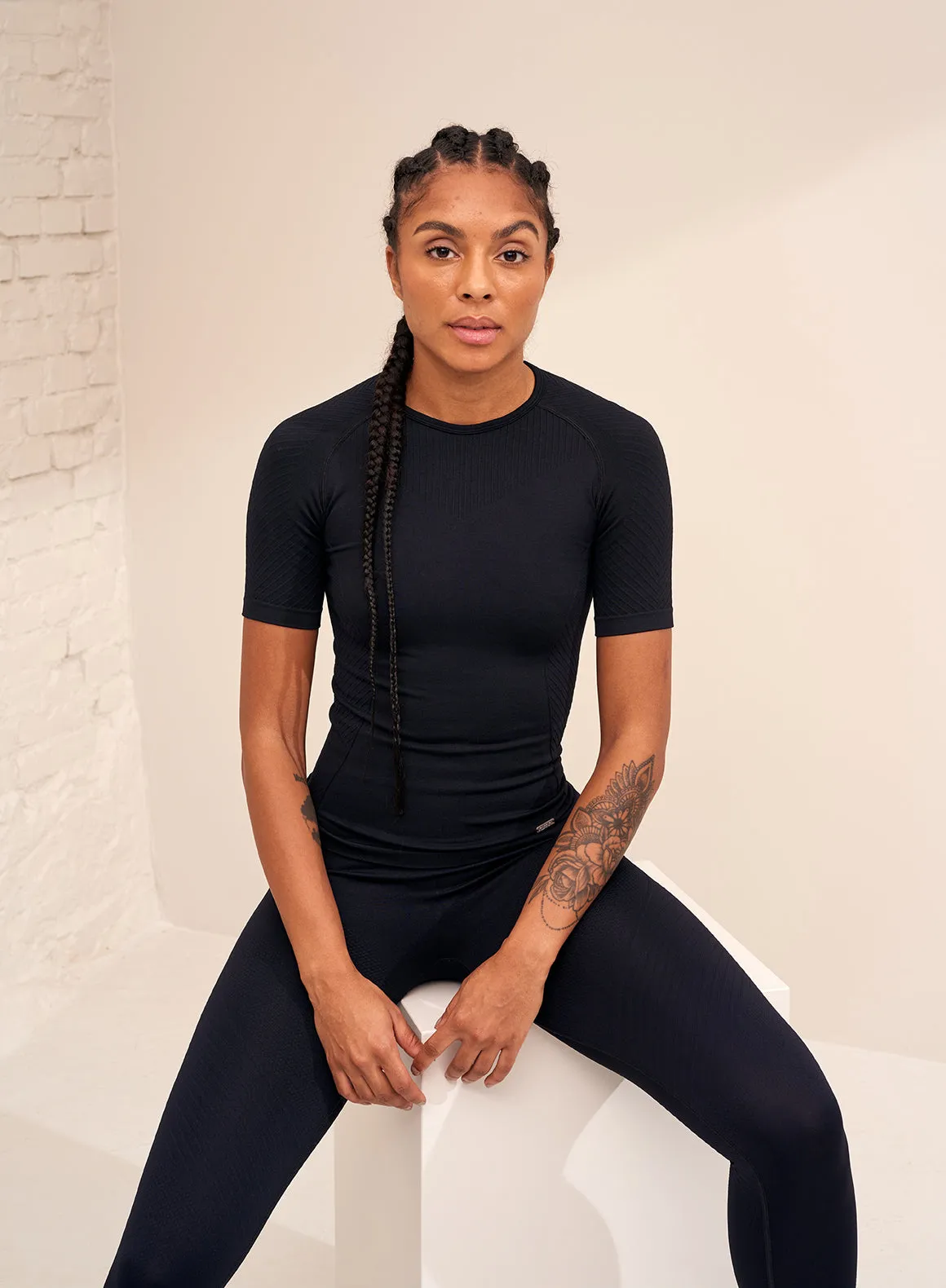 Black Motion Seamless Short Sleeve