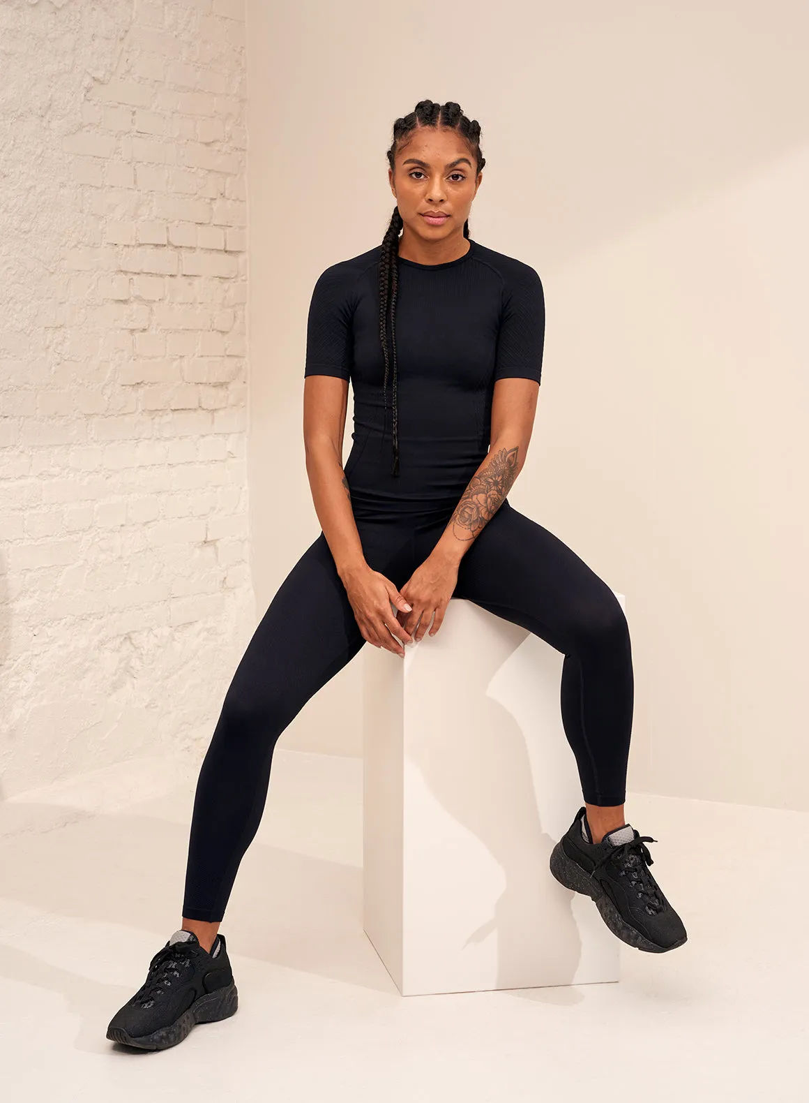 Black Motion Seamless Short Sleeve