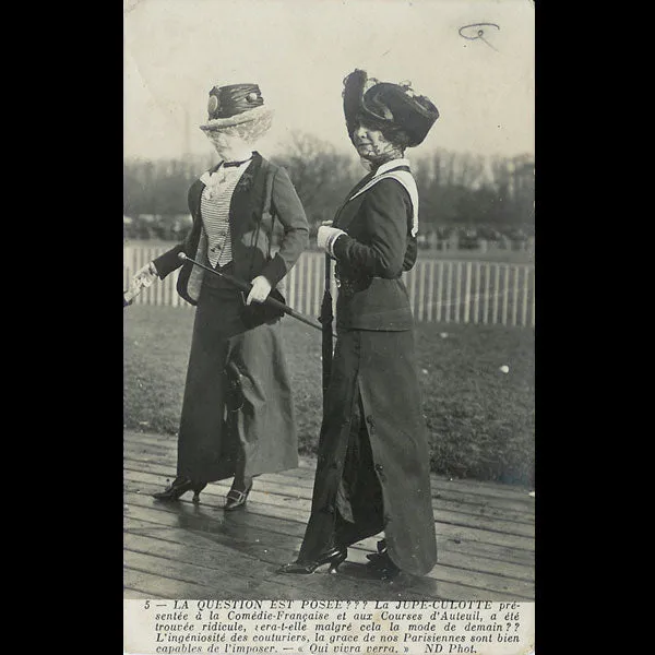 La mode nouvelle, la jupe culotte aux courses (1911)
