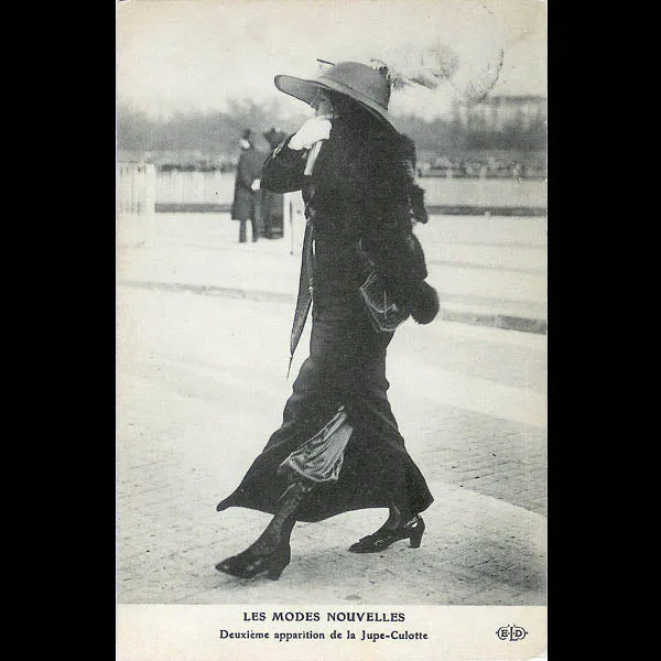 La mode nouvelle, la jupe culotte aux courses (1911)