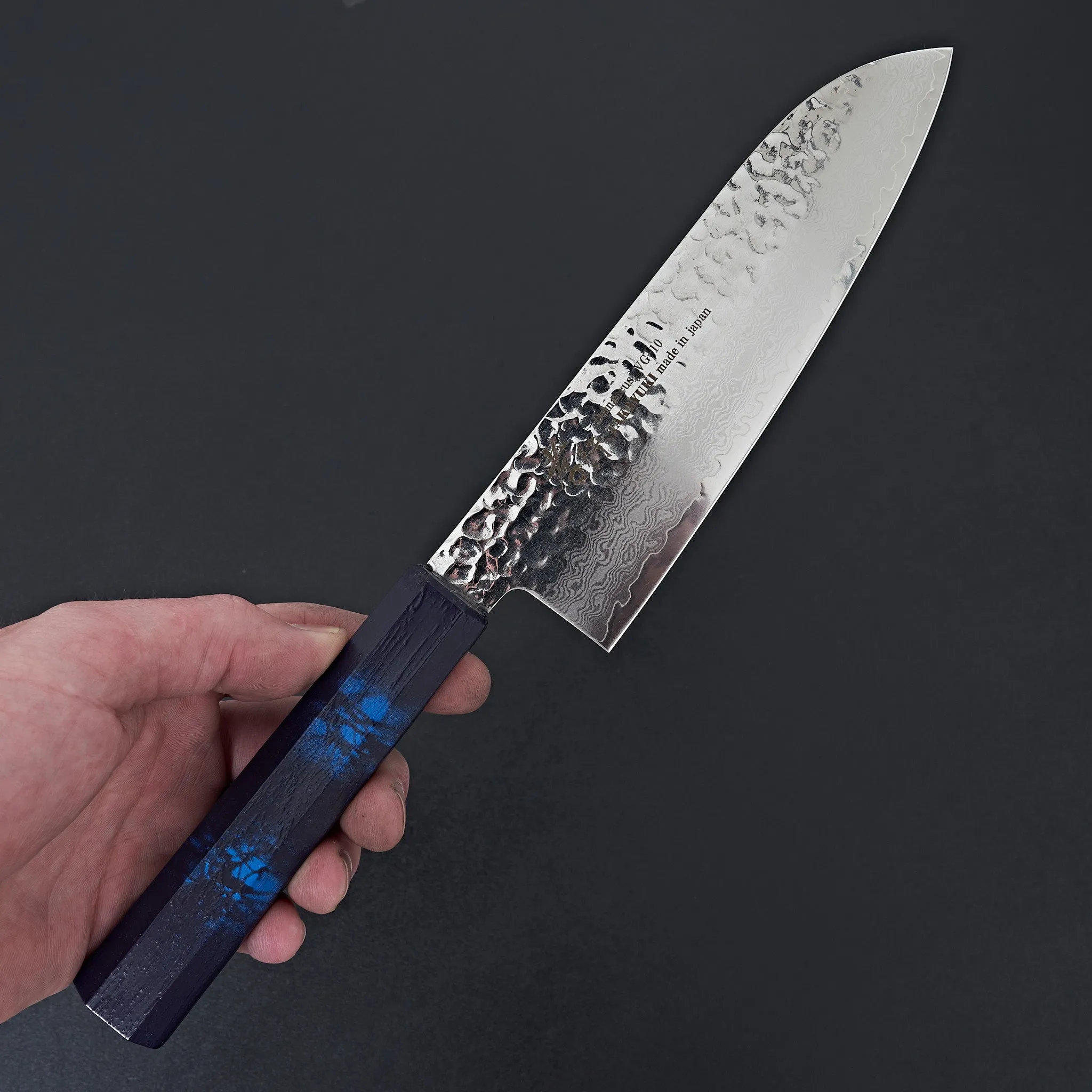 Sakai Takayuki Nanairo Blue Tortoiseshell 33 Layer Damascus Santoku 170mm