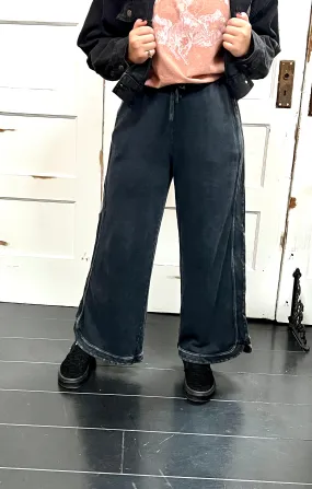 Signature Easy Going Style Pants