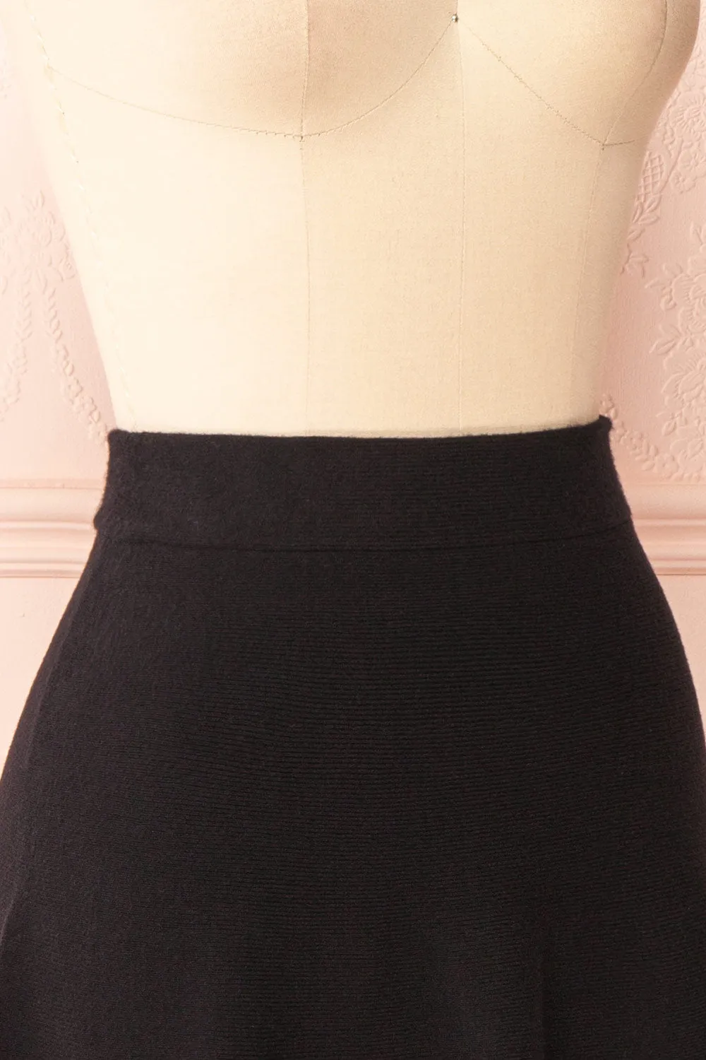 Sigrid Black | Short Fit & Flare Skirt