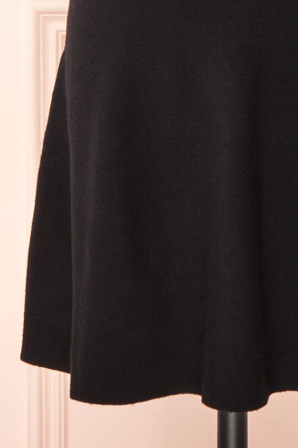 Sigrid Black | Short Fit & Flare Skirt