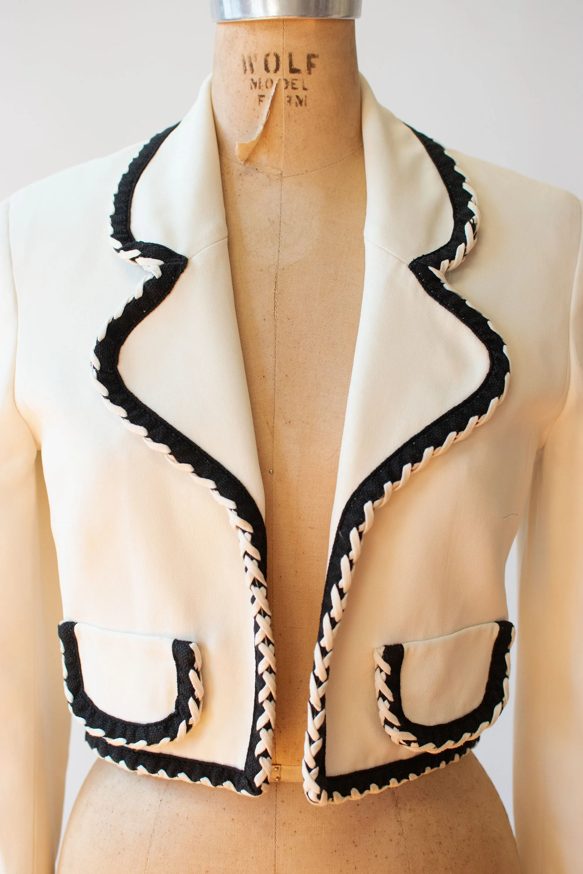 Whipstich trim Cropped Jacket  | Moschino Cheap & Chic