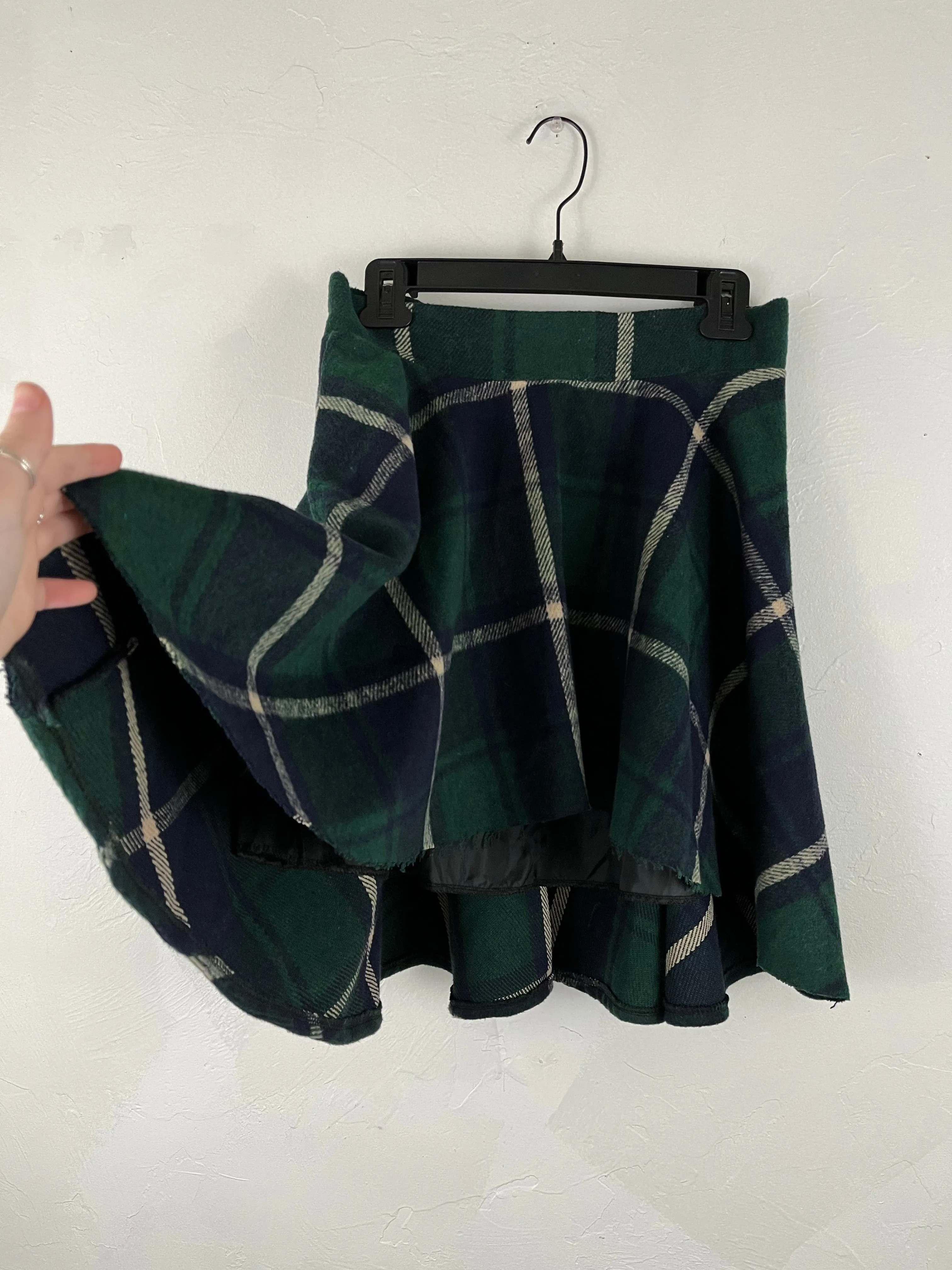 Wooly crop skirt